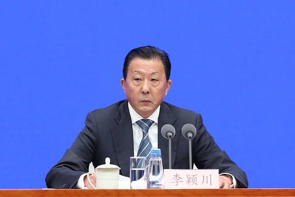 美女扒屁股